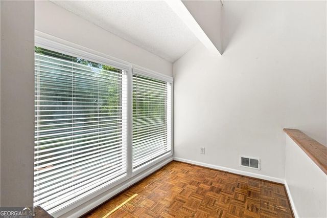 715 Lake Top Way, Roswell, GA 30076