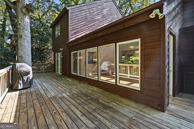 715 Lake Top Way, Roswell, GA 30076