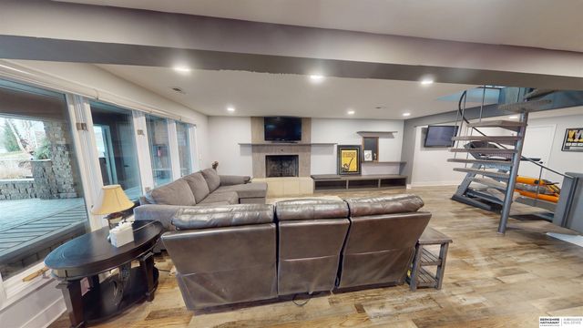 106 Abbey Landing, Valley, NE 68064