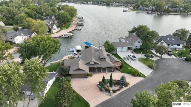 106 Abbey Landing, Valley, NE 68064