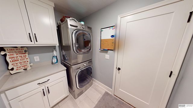 106 Abbey Landing, Valley, NE 68064