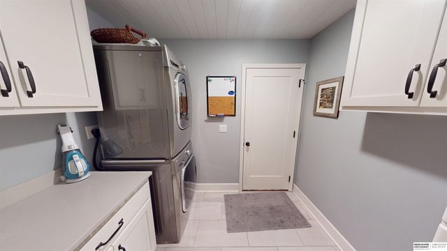 106 Abbey Landing, Valley, NE 68064