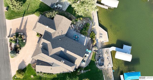 106 Abbey Landing, Valley, NE 68064