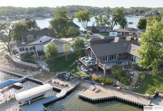 106 Abbey Landing, Valley, NE 68064