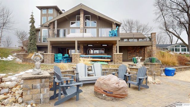 106 Abbey Landing, Valley, NE 68064