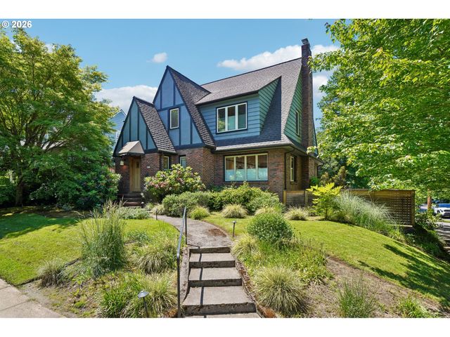 6607 Se REED COLLEGE Pl, Portland, OR 97202