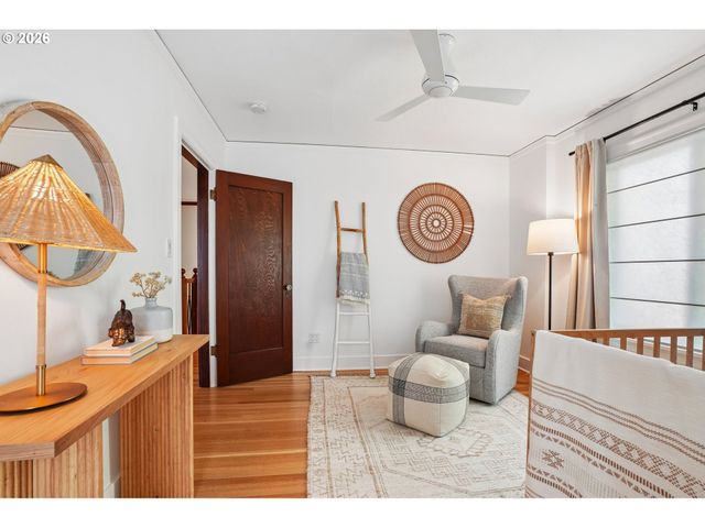 6607 Se REED COLLEGE Pl, Portland, OR 97202