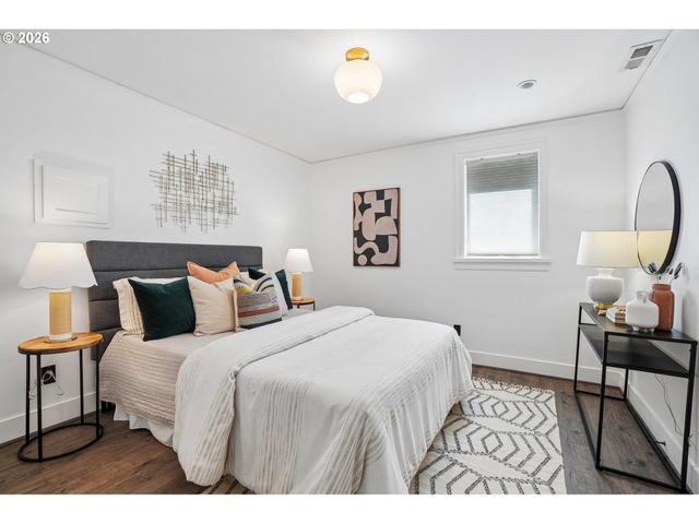 6607 Se REED COLLEGE Pl, Portland, OR 97202