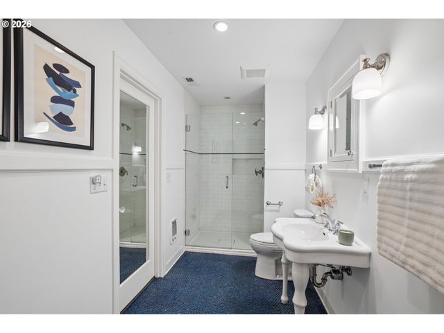 6607 Se REED COLLEGE Pl, Portland, OR 97202