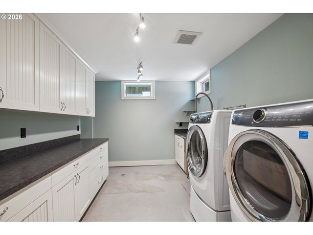 6607 Se REED COLLEGE Pl, Portland, OR 97202