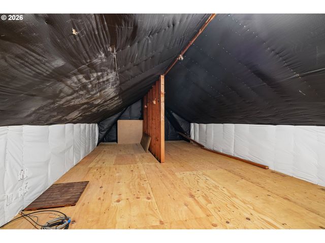 6607 Se REED COLLEGE Pl, Portland, OR 97202