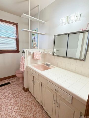 205 Central Ave Avenue, Bay, AR 72411