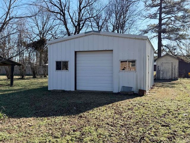 205 Central Ave Avenue, Bay, AR 72411