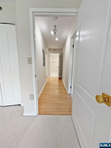 10 Smith Manor Boulevard 418, West Orange, NJ 07052