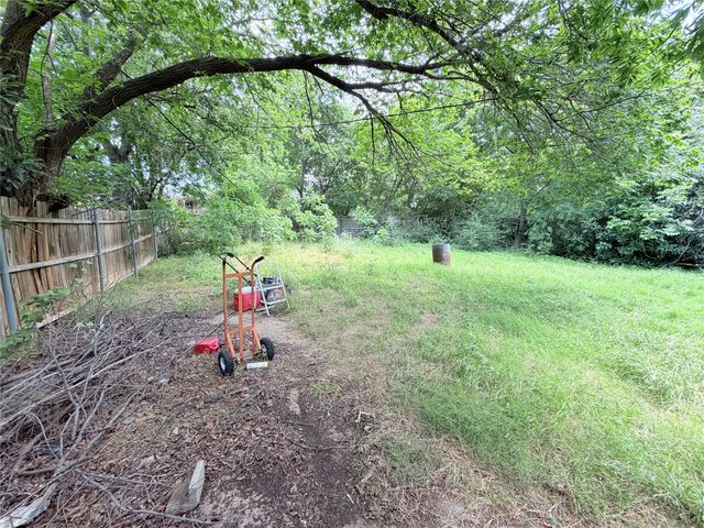 2325 Felder Lane, Fort Worth, TX 76112