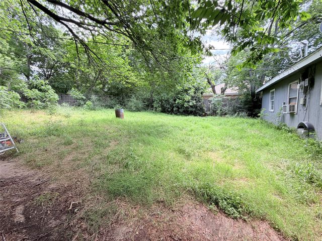 2325 Felder Lane, Fort Worth, TX 76112