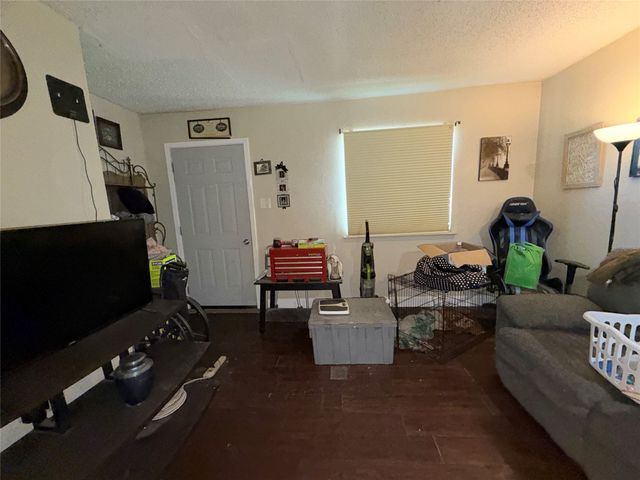 2325 Felder Lane, Fort Worth, TX 76112