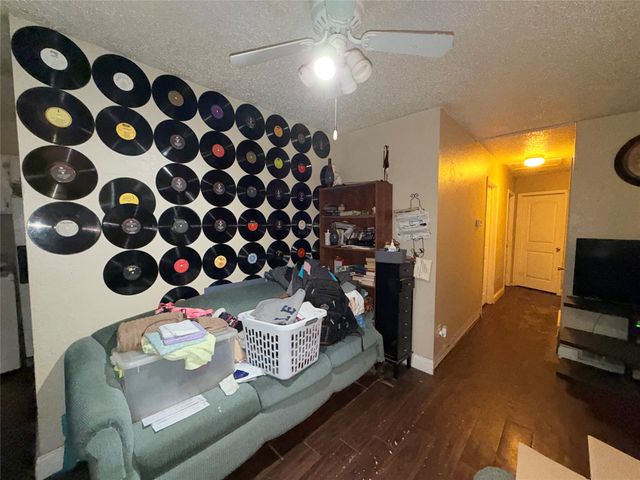 2325 Felder Lane, Fort Worth, TX 76112