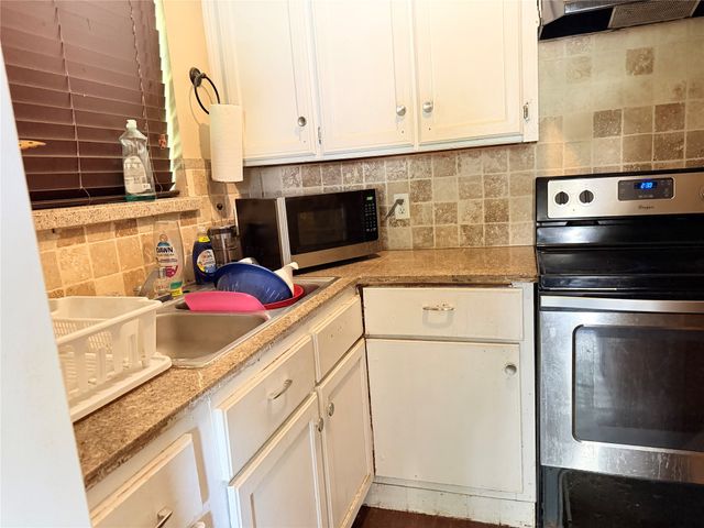 2325 Felder Lane, Fort Worth, TX 76112