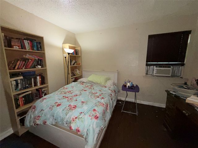 2325 Felder Lane, Fort Worth, TX 76112