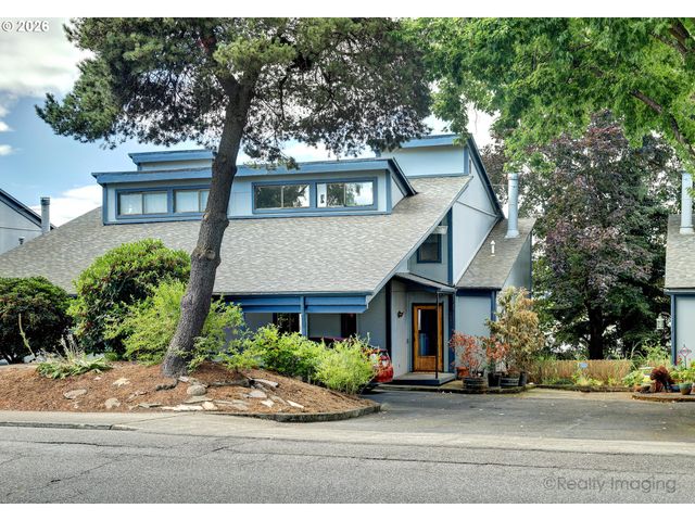616 N TOMAHAWK ISLAND Dr, Portland, OR 97217