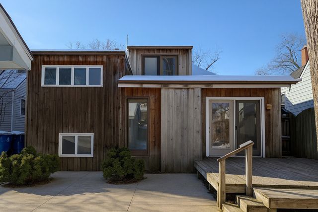 14949 Avers Avenue, Midlothian, IL 60445