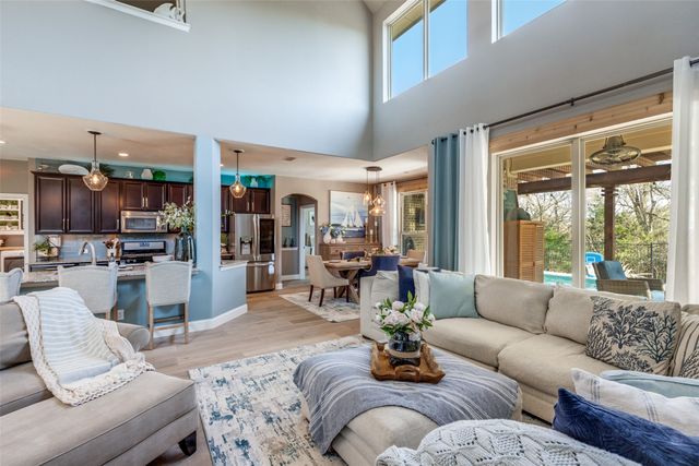 813 Spring Falls Drive, Mckinney, TX 75071