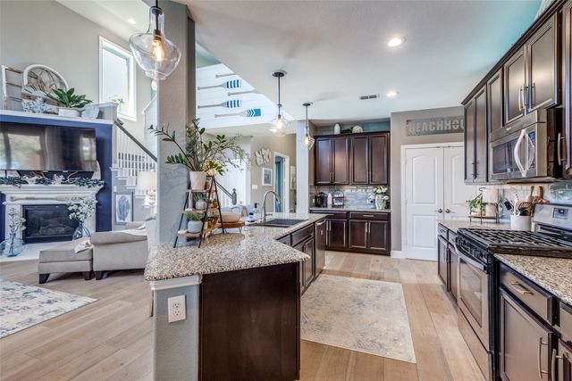 813 Spring Falls Drive, Mckinney, TX 75071