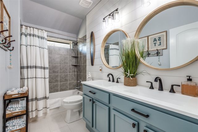 813 Spring Falls Drive, Mckinney, TX 75071