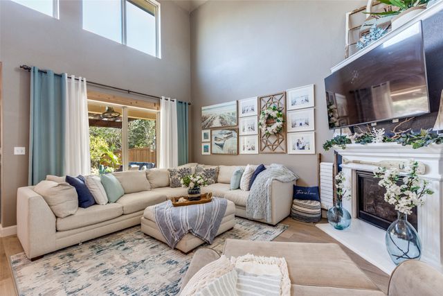 813 Spring Falls Drive, Mckinney, TX 75071