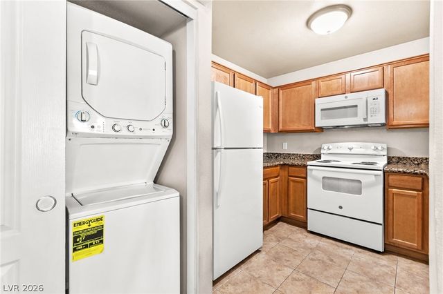7720 Secret Shore Drive 202, Las Vegas, NV 89128