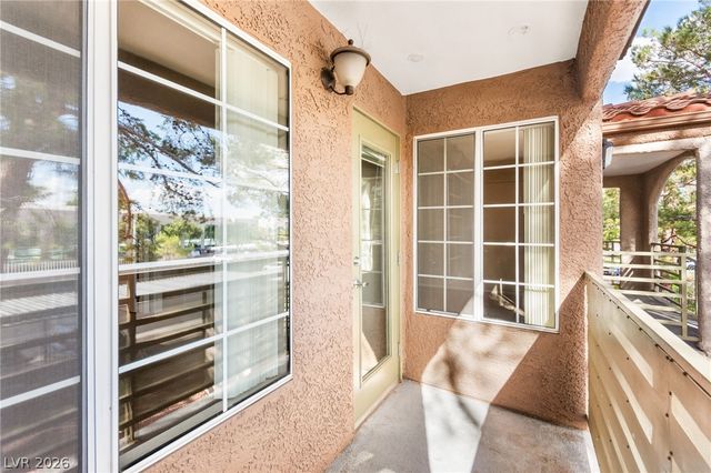 7720 Secret Shore Drive 202, Las Vegas, NV 89128