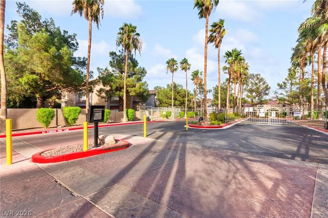 7720 Secret Shore Drive 202, Las Vegas, NV 89128