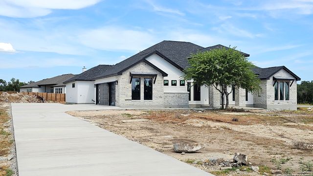 699 James Way, Castroville, TX 78009
