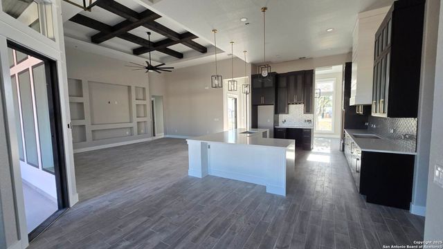 699 James Way, Castroville, TX 78009