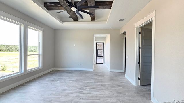 699 James Way, Castroville, TX 78009