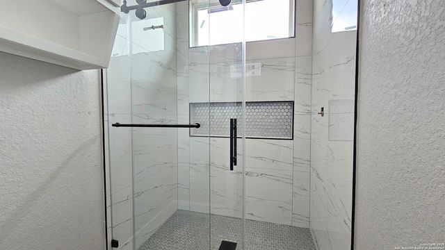 699 James Way, Castroville, TX 78009