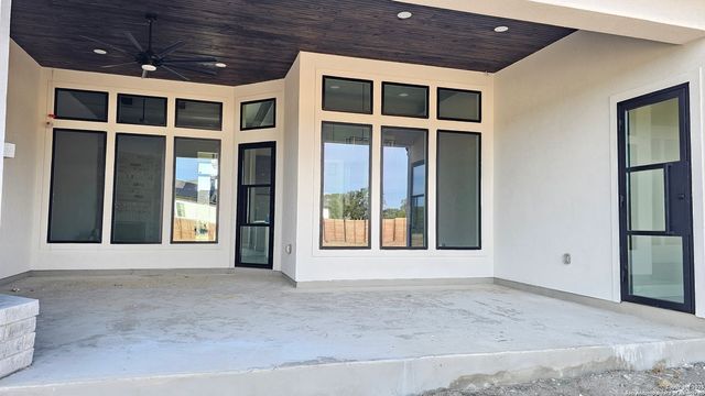 699 James Way, Castroville, TX 78009