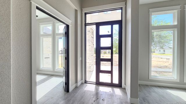 699 James Way, Castroville, TX 78009