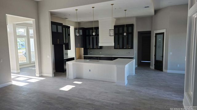 699 James Way, Castroville, TX 78009