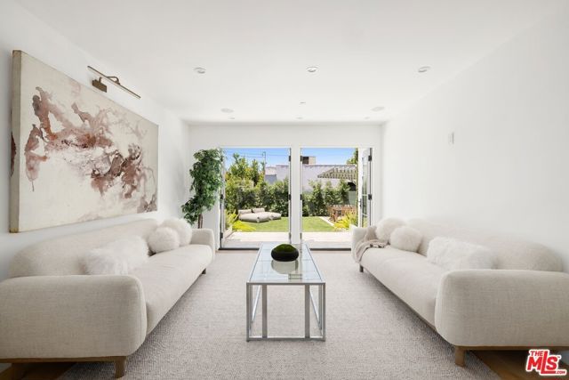 1707 S Stanley Avenue, Los Angeles, CA 90019