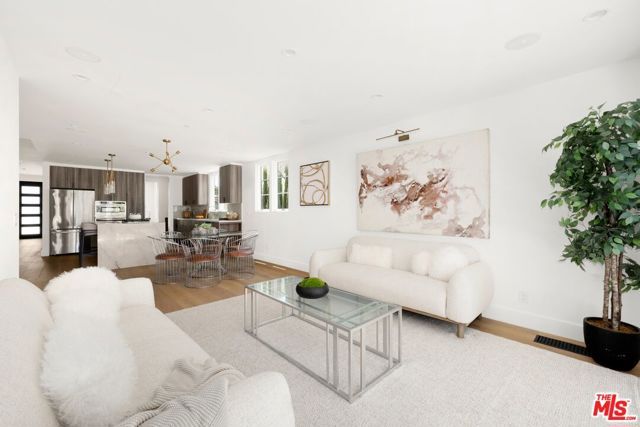 1707 S Stanley Avenue, Los Angeles, CA 90019