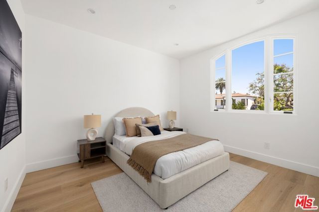 1707 S Stanley Avenue, Los Angeles, CA 90019