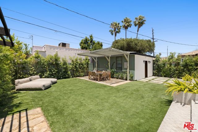 1707 S Stanley Avenue, Los Angeles, CA 90019