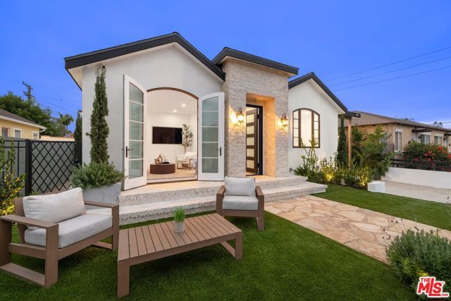 1707 S Stanley Avenue, Los Angeles, CA 90019