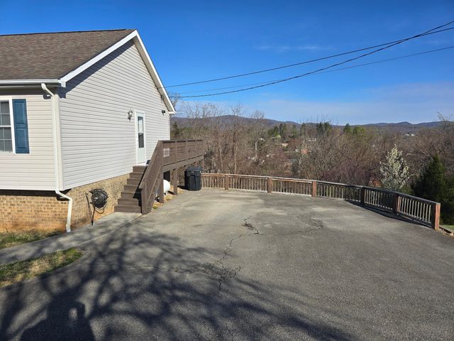 804 Aster ST, Roanoke, VA 24019