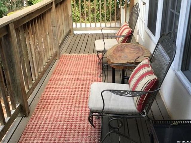 134 W SUMMIT AVENUE A, San Antonio, TX 78212