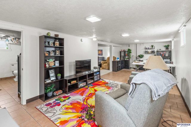 3857 Gold Street, Omaha, NE 68105