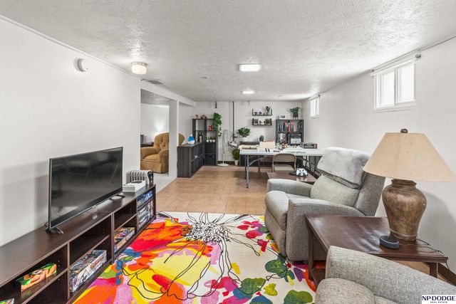 3857 Gold Street, Omaha, NE 68105