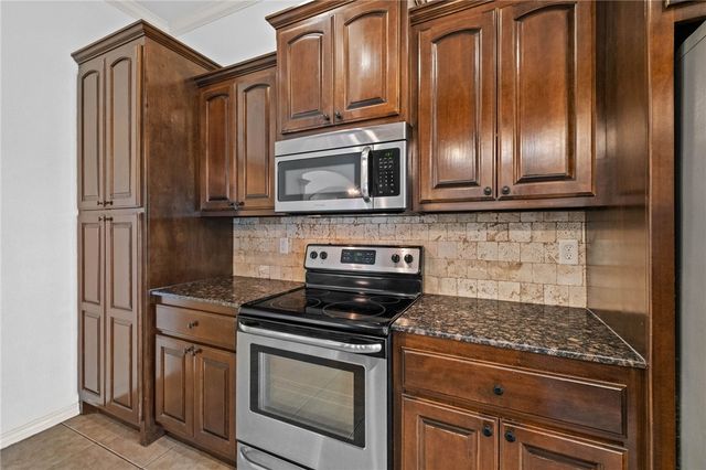 3909 SW Flatrock Avenue, Bentonville, AR 72713